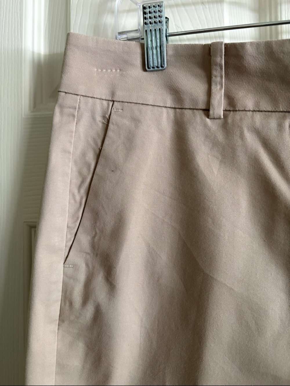 Ann Taylor Boardwalk Bermuda light tan size 10 - Picture 4 of 6